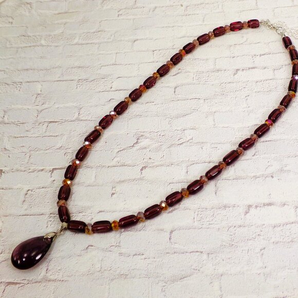 Purple teardrop glass pendant necklace with tube and rondelle shape glass beads. - Picture 5 of 7